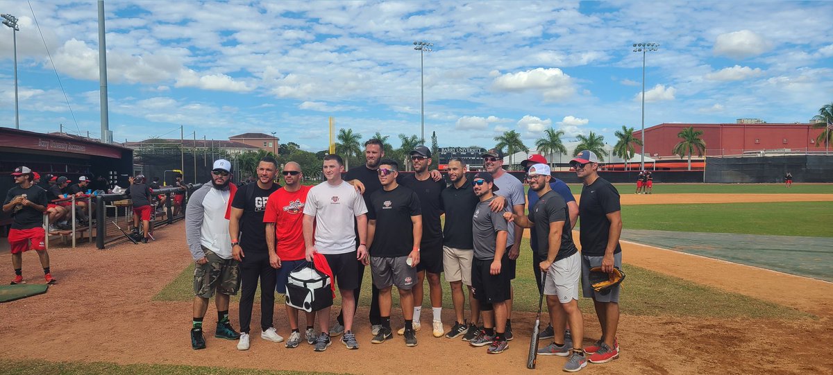 CoachDJPrice's tweet photo. Great time and great to meet all the Barry University Baseball Alumni at the Alumni Home Run Derby! #barrybaseball #barrybucs #Baseball #Alumni https://t.co/rjFOR2l0mx