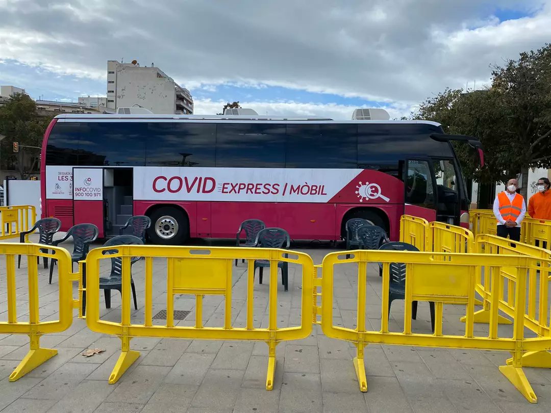 cssonamonda's tweet photo. 📢El 'Vacubús' es traslladarà a Inca amb motiu del Dijous Bo per acostar la vacuna a la ciutadania.
Des de dimarts que ve i fins dijous, aquelles persones que ho desitgin podran acostar-se a la Plaça Orgue sense cita prèvia, a partir de les 08.00 hores, per rebre la vacuna https://t.co/AtRv8ZLUh3