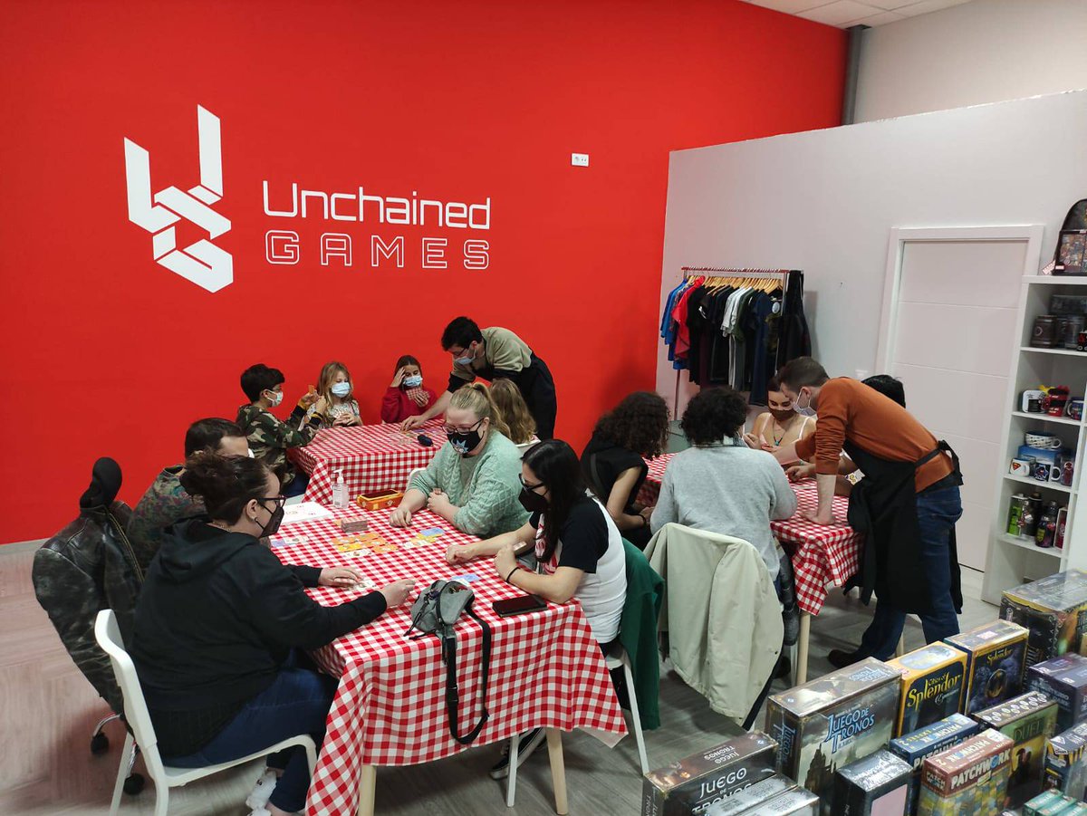 UnchainedGames_'s tweet photo. ¡Llenos! Estamos pasando una tarde estupenda con @royalsheepgroup y su nuevo juego #BattleOfChefs 👩‍🍳👨‍🍳 https://t.co/E9TVcMtaVy