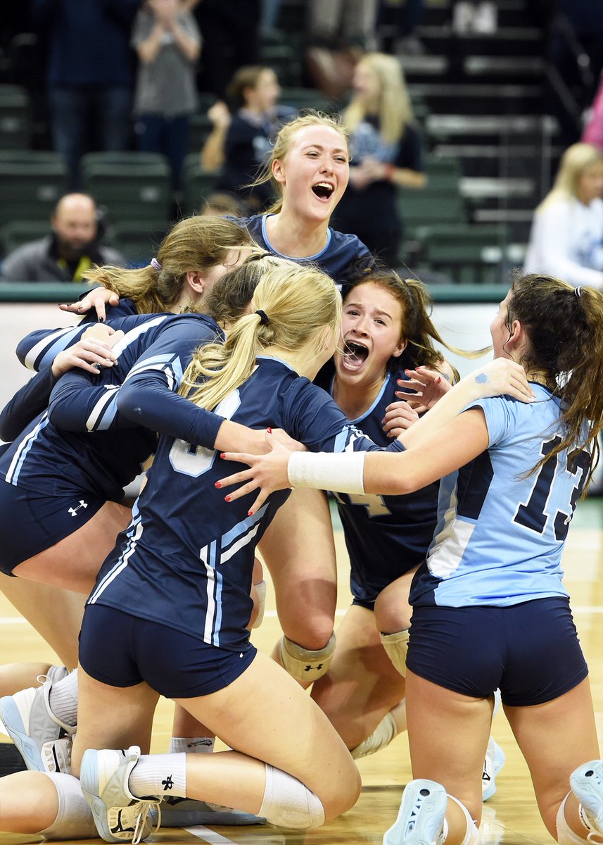 🏐 #OHSAA VOLLEYBALL: Rocky River Magnificat wins the Division I State Championship after defeating Powell Olentangy Liberty 25-21, 24-26, 25-14, 25-19 ohsaa.org/Sports-Tournam…