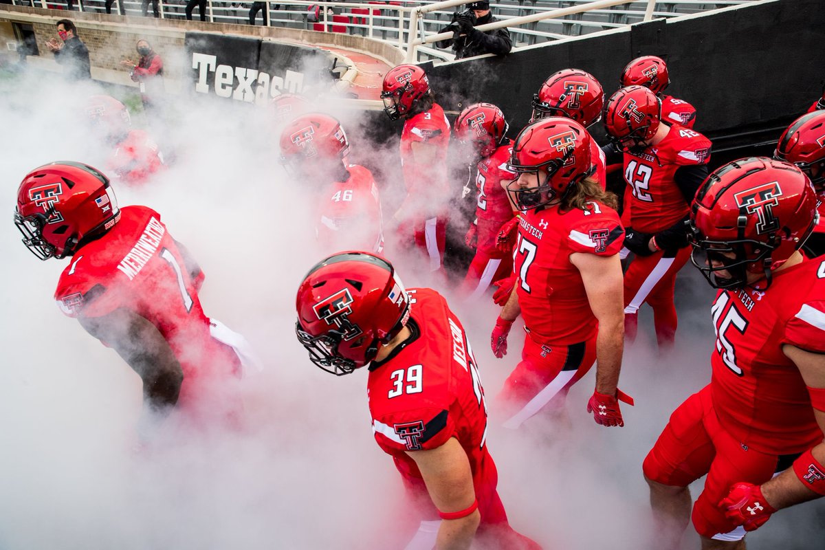 After a great conversation with <a href="/JoeyMcGuireTTU/">Joey McGuire 🌵</a> I am blessed to say I have received my first d1 offer Texas Tech University. #GunsUp <a href="/hearn_coach/">Coach Hearn</a> <a href="/CoachBindel/">Marc Bindel</a>