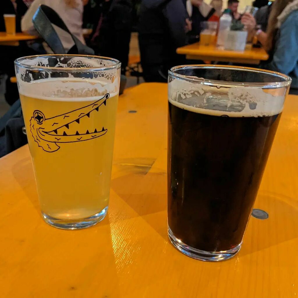 LifeAsMrsD's tweet photo. Quick half at @deyabrewerytaproom before we head off for some gin tasting! @heather_manders https://t.co/DeWnAmpLS5 https://t.co/eztuqe2qVa