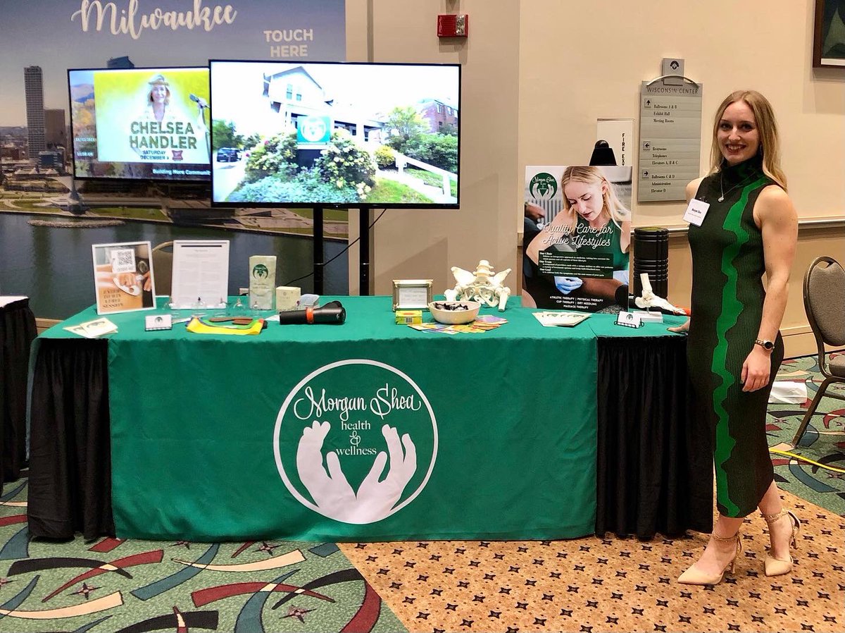 mayonemke's tweet photo. Today we set up shop at the @TEMPOMilwaukee 16th Annual Leadership Event with @allysonfelix and it was nothing short of amazing. 

We are so grateful to the organization for putting together such an incredible opportunity 💚 https://t.co/tRBOn5tsn7