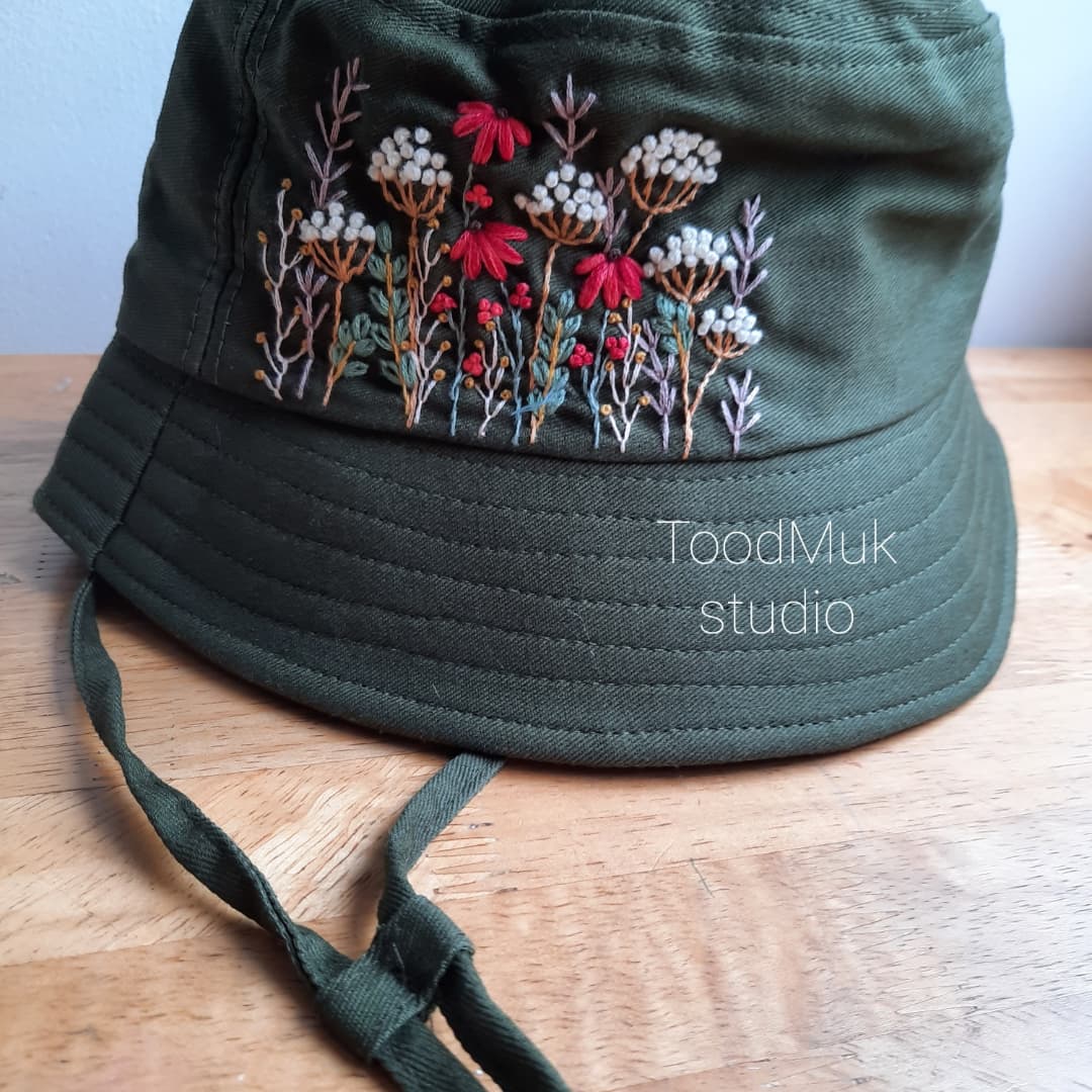 ToodMuk_Studio's tweet photo. ส่งงานรับปักหมวก #handembroidery #handembroiderywork #lifestyle #bucketlisttravel #happyday #embroidery #dmcembroidery #dmcthreads #buckethat #ปักหมวก #ปักผ้า #ปักมือ #handmadelovers #handcraft #handchallenge https://t.co/8fphZNak6G