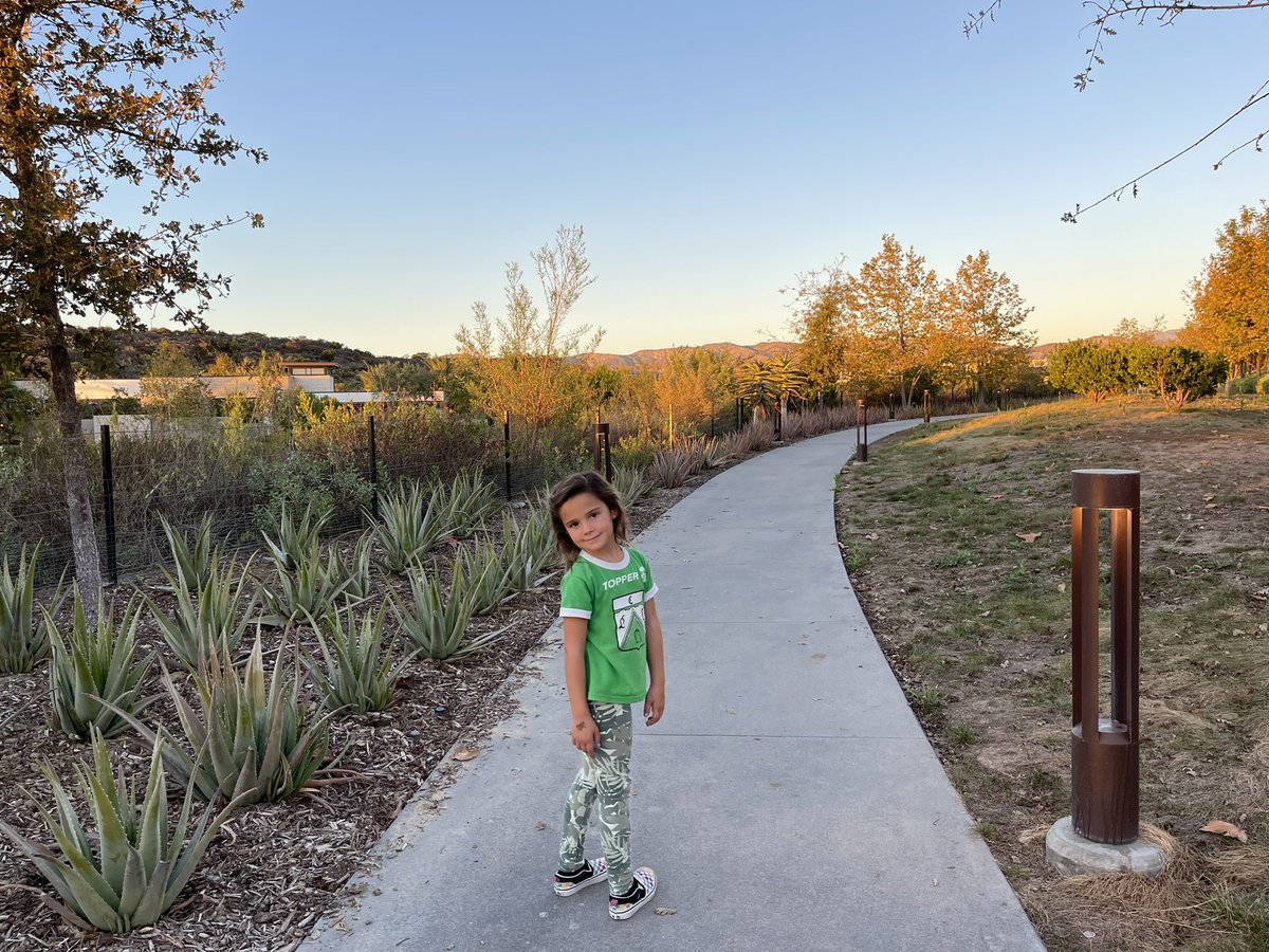 Esta es mi hija. Nació en México. Vivimos en California. El amor se lleva en los genes. Más cerca que nunca. #NoLoTratenDeEntender #Ferro