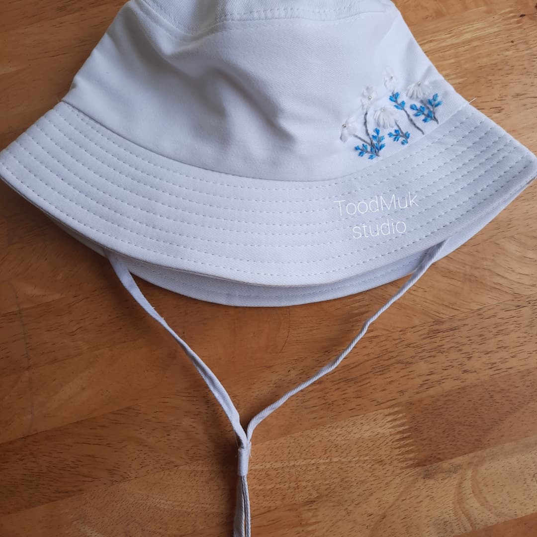 ToodMuk_Studio's tweet photo. ส่งงานรับปักหมวก #handembroidery #handembroiderywork #lifestyle #bucketlisttravel #happyday #embroidery #dmcembroidery #dmcthreads #buckethat #ปักหมวก #ปักผ้า #ปักมือ #handmadelovers #handcraft #handchallenge https://t.co/xSuSLgCozb