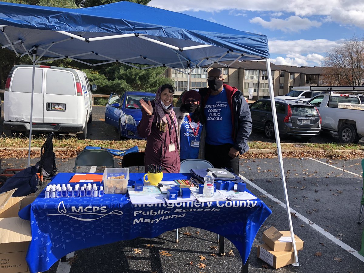 ApWmes's tweet image. Watkins Mill Elementary’s Community Cares Day! Vaccinations, food distribution, Carrabas, backpacks, books and more! 1-4 pm today! #WMES #Wolvesatwork @FranAvilaMil1er @BSimonMCPS