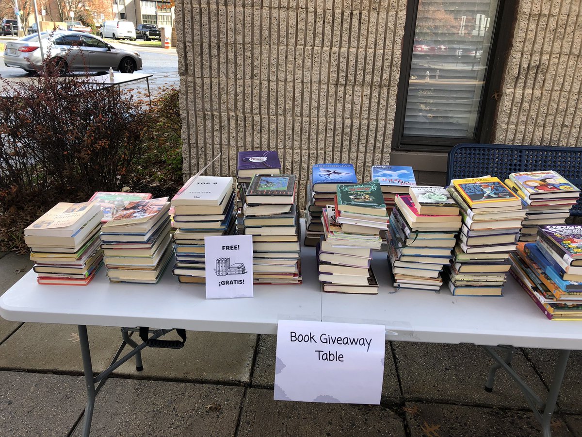 ApWmes's tweet image. Watkins Mill Elementary’s Community Cares Day! Vaccinations, food distribution, Carrabas, backpacks, books and more! 1-4 pm today! #WMES #Wolvesatwork @FranAvilaMil1er @BSimonMCPS