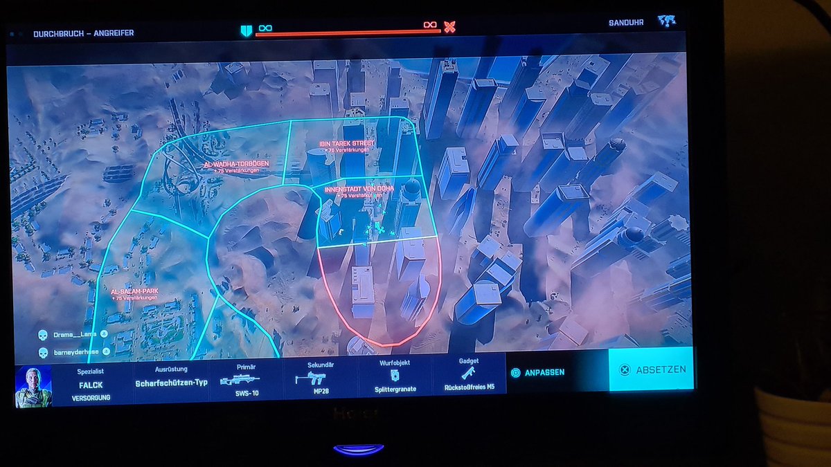barneyderhase's tweet photo. @BattlefieldComm @Battlefield @EAHelp There is this new glitch/ bug in the breakthrough mode.
After searching for a match sometimes you join a bugged server. The match starts without objectives, no spawn tickets (they are limetless) and the attacking team is trapped in their spawn. https://t.co/fEgob2DjM4