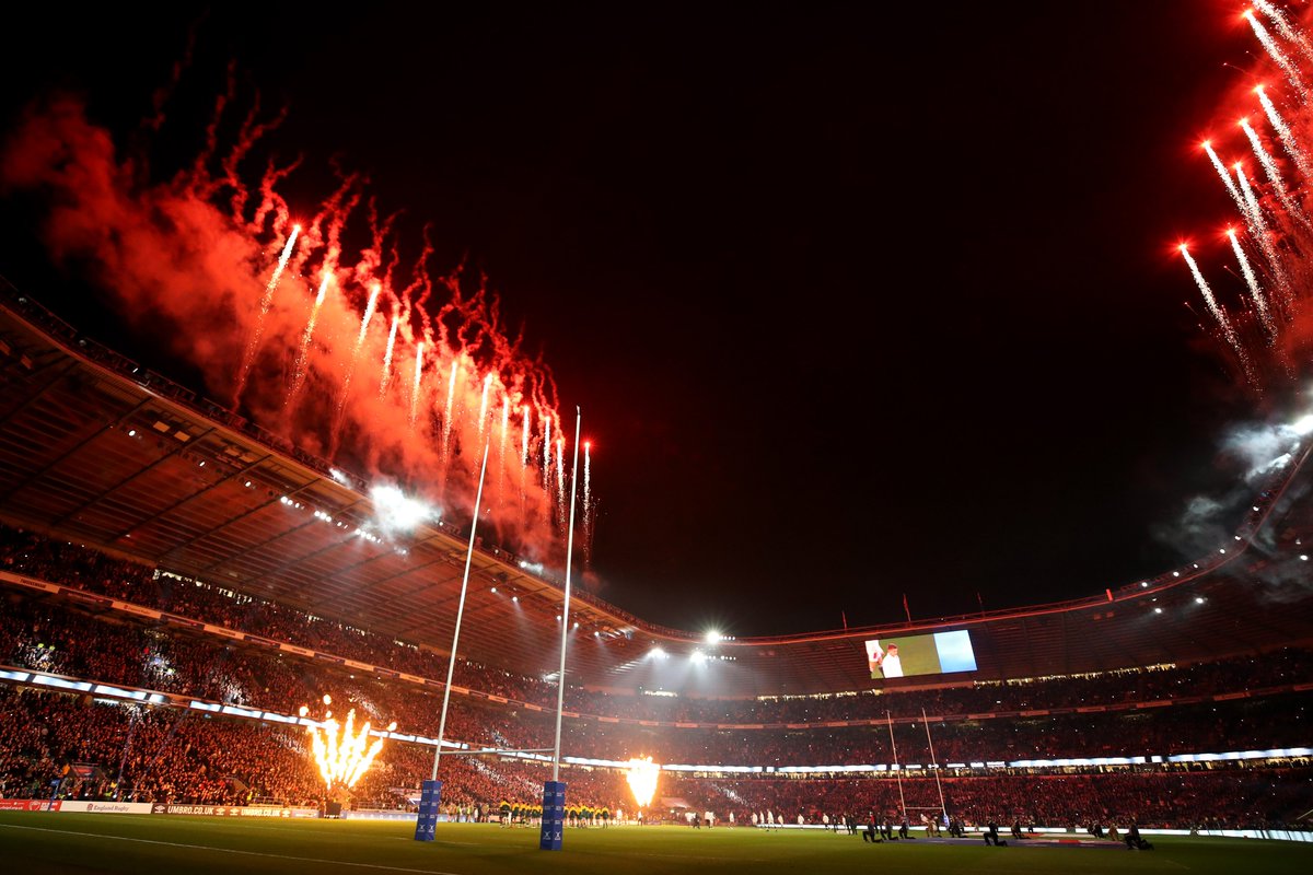 Twickenham under the lights. What a sight 🎆

#ENGvAUS