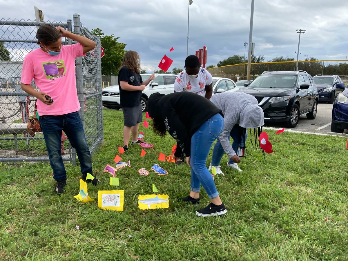 ClimateCreativs's tweet photo. Northeast High School loved setting up their #RisingWaters Installations! π
LINK β‘οΈ https://t.co/tWnVGTbJwY
#BrowardSchools #ClimateAdaptation #ClimateCreatives #ClimateChange #SaveThePlanet #FishFlags #ArtWork #BrowardSTEM #GreenEarth #GreenPlanet #LoveTheEarth #OneLove https://t.co/U91xIjljO6