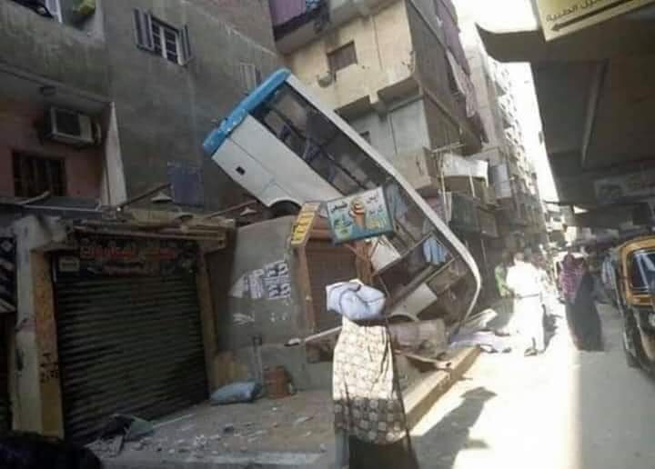 arabmemesss's tweet photo. اكتر حاجه بتعصبنى لما ابقى ماشى فى الشارع وحد يرمى عليا اوتوبيس من البلكونه https://t.co/6AQMuWJ0j0