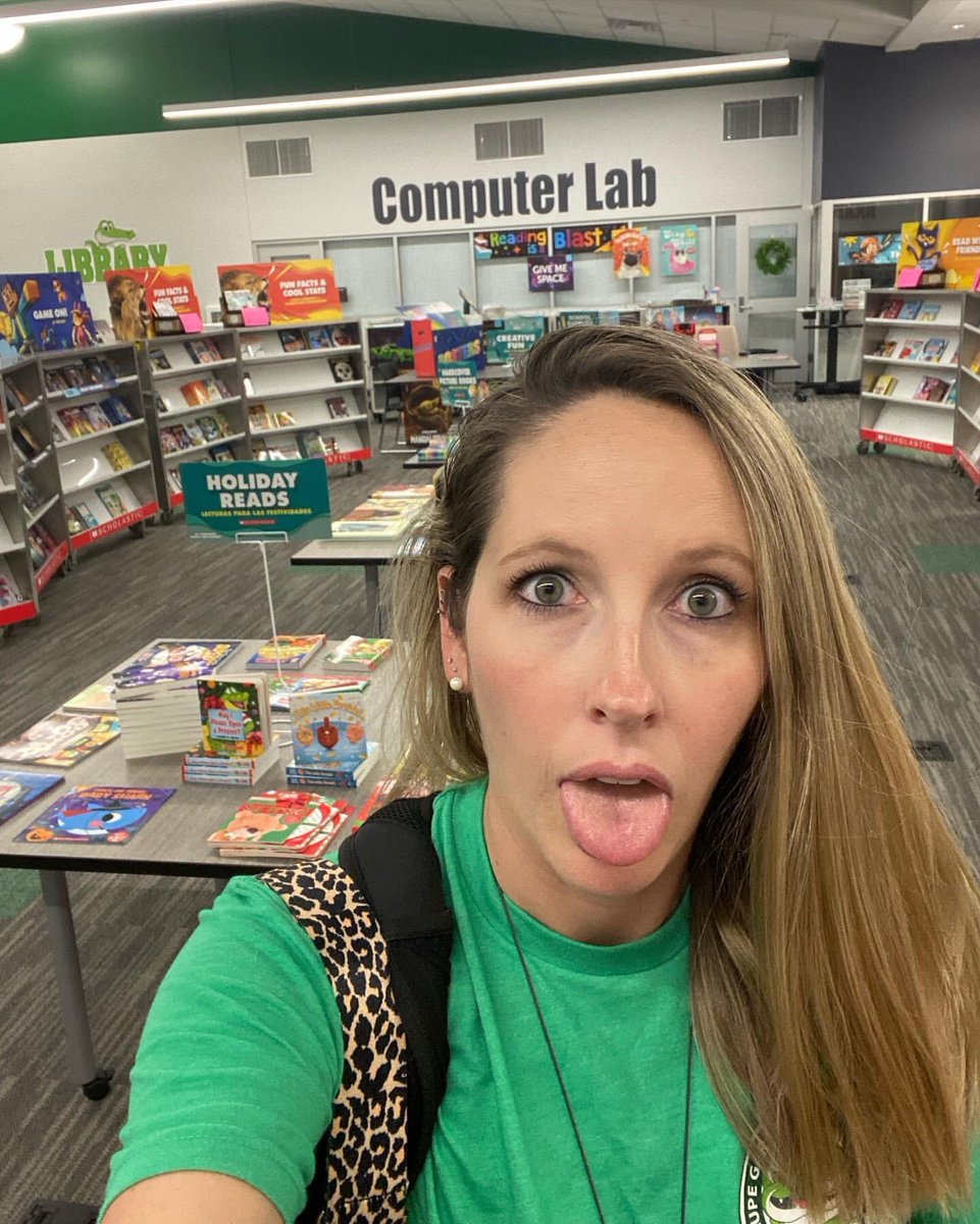 Did we mention it was also Book Fair Week <a href="/GarciaGators/">GarciaGators</a>!?! <a href="/jess_applegate/">Jessica Applegate</a> rocked it! She sold books for 12 straight hours on Wed! Thanks to donations from students and families, and an AMAZING anonymous donor, EVERY student left this week with a new book! 📚🤩💚🐊
