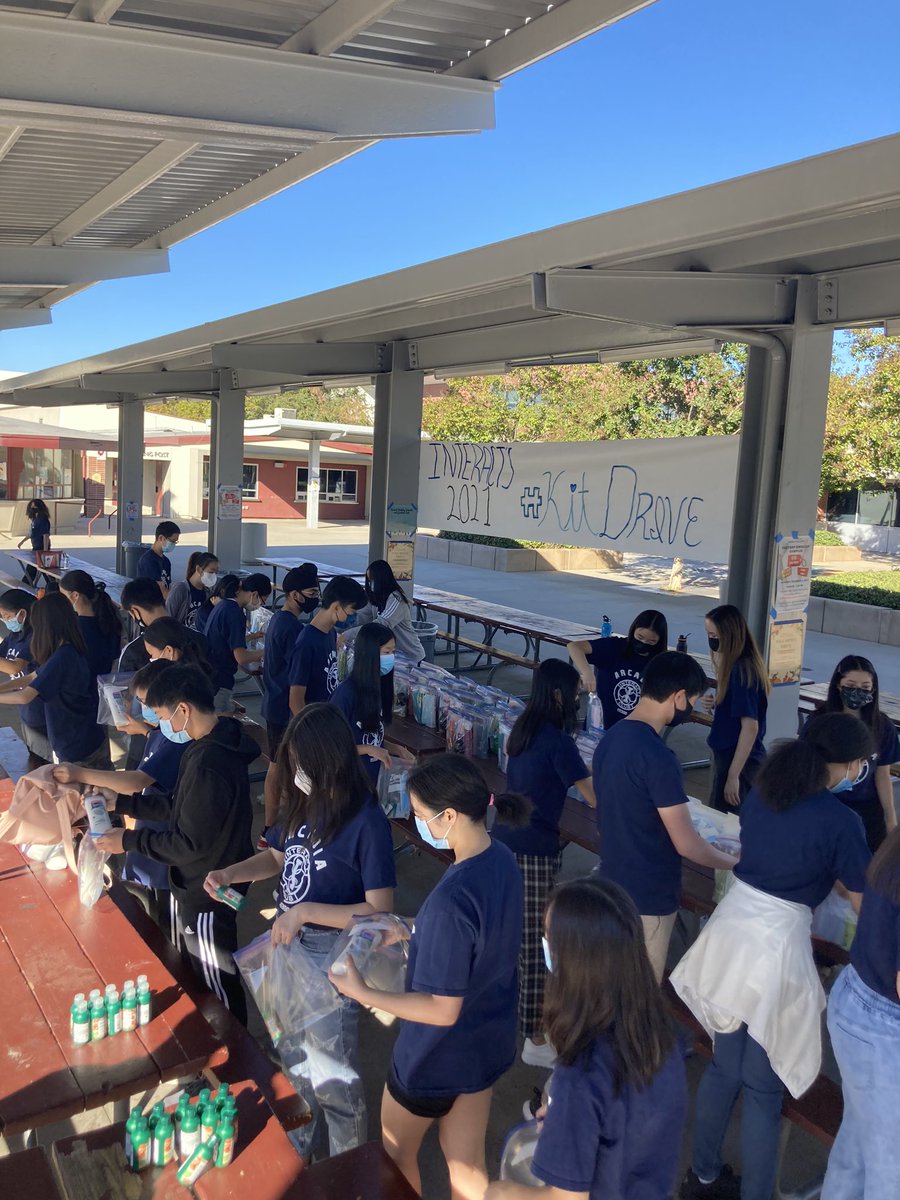 So proud of Club Interact for their hard work planning and holding the annual #Kitdrive! Over 50 kits were put together to donate to the Foothill Unity Center that includes essential items. #ClubInteract #Arcadia #ArcadiaStrong