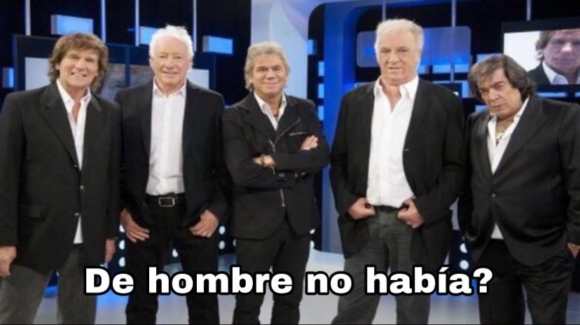 urisantxcruz's tweet photo. *Caigo a la cena navideña vestido con algo rosa*

Mis tíos: https://t.co/AHWRBoCftH