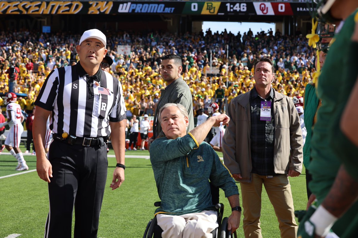 GregAbbott_TX's tweet photo. Beautiful day in Waco!

Counting on the Bears to beat OU today.

@BUFootball #SicEm https://t.co/dvqr1GFb1A