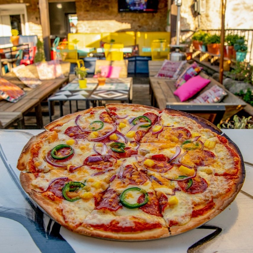 7anorte's tweet photo. Hello Saturday! 🍕🍻 #PizzaTheRightWay #AntiguaGuatemala https://t.co/2XSbLK8TJ8