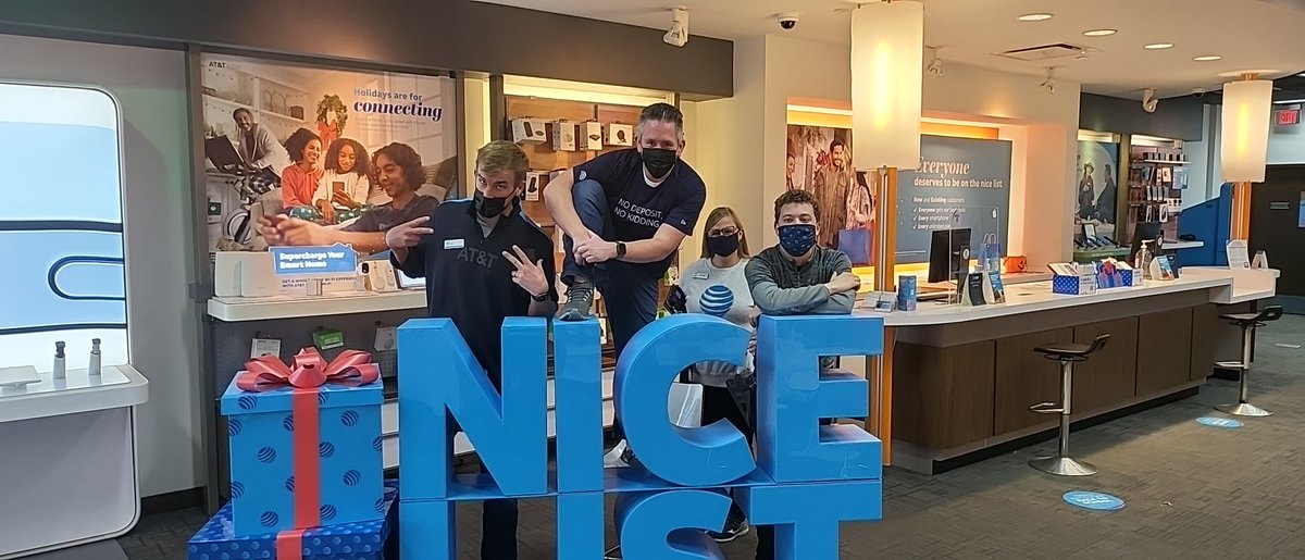 Attr2G's tweet photo. #NiceList #MakingWaves @attRETAILjobs @theeastregion 
Loving our new sign!!! https://t.co/IAhU6NPFC7