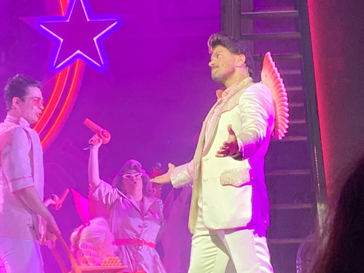 nessienoop's tweet photo. @MrPeterAndre wow what an amazing performance today loved the show you were fantastic xx #grease https://t.co/T1elZ0nxLW
