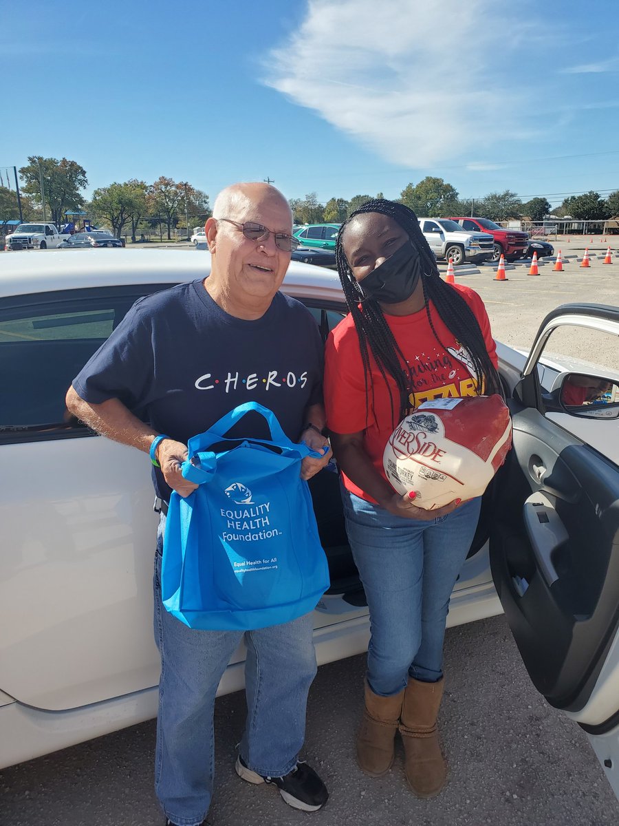 KimCounselor1's tweet photo. Thank you Equality Health Foundation and @HarrisCoPct2 for being kind and providing free turkeys to our @OdomES_AISD families and Aldine community. #equalhealthforall #WorldKindnessDay @RicardoPequeno1 https://t.co/afb4JbjY78