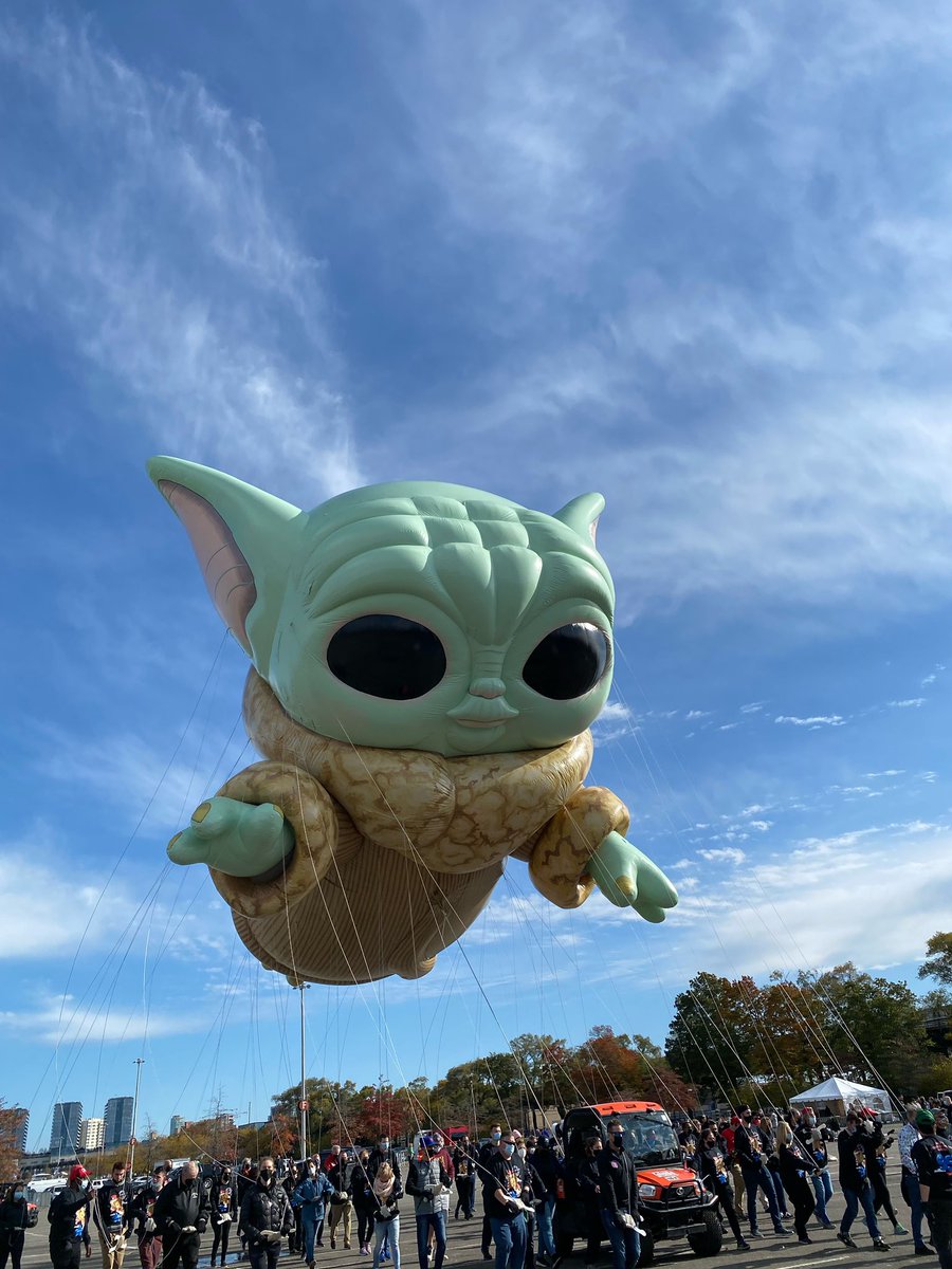 brianmariotti's tweet photo. Had an amazing time at #Balloonfest. Check out the Funko Pop! inspired STAR WARS™ THE MANDALORIAN™ Grogu™ balloon! #Balloonfest #StarWars #TheMandalorian #Funko #MacysParade https://t.co/AGNJxV1HRo