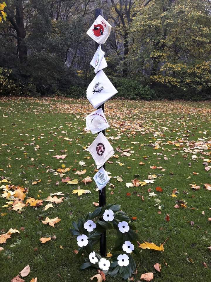 Alternative #Remembrance #Edinburgh. Sun14Nov
At site of #OpposingWar Memorial PrincesSt Gdns.11am. 
Bring poems, songs reflections.  We’ll lay a #WhitePoppy wreath in memory of all those killed in wars, civilians &amp; soldiers of all countries. #NoMoreWars
fb.me/e/2gdEHqIYx