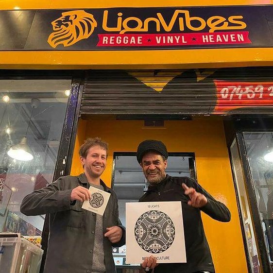 Great time at Lion Vibes record shop in Brixton Village 💚💛❤ my newest album "12" lights is in stock <a href="/evidencemusic/">Evidence</a> @_brother_culture @lionvibesrecords