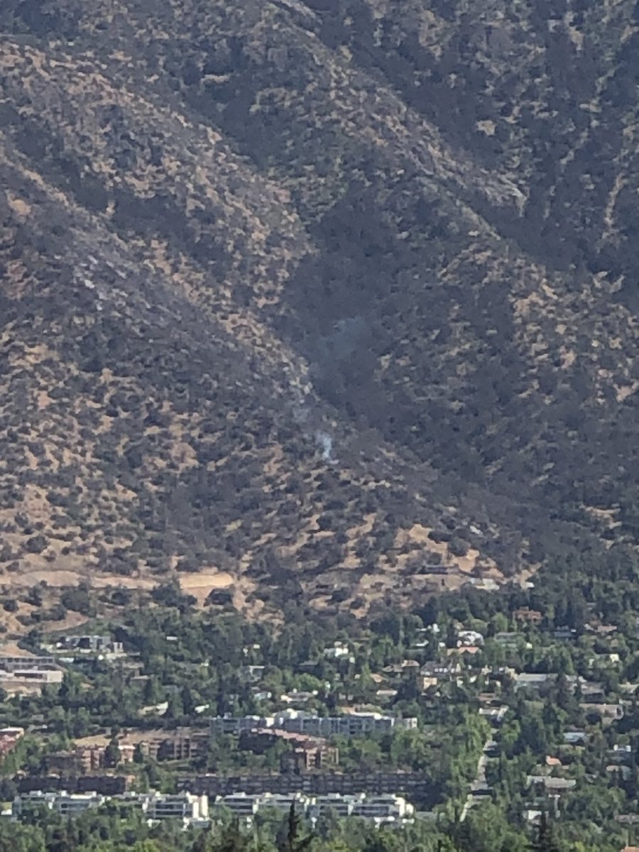 Jisas_'s tweet photo. @CentralCBS al parecer hay un nuevo foco en el Manquehue. https://t.co/wXYIOcPebf