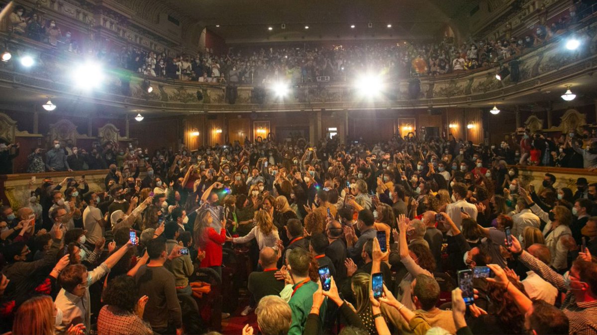 Yolanda_Diaz_'s tweet photo. Lo que hemos compartido hoy en València, la alegría, el entusiasmo, la posibilidad de hablar entre nosotras, es la prueba de que, con #OtrasPolíticas, se puede transformar la vida de las personas.

Caminemos juntas. https://t.co/jJZypYnvJl