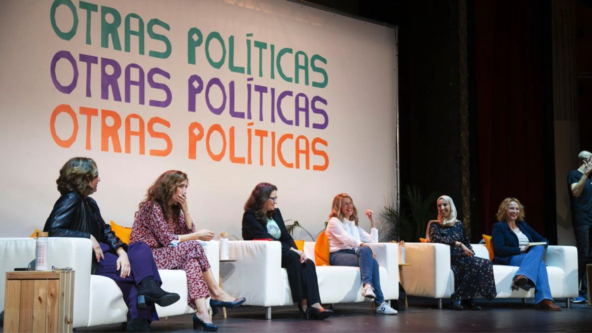 Yolanda_Diaz_'s tweet photo. Lo que hemos compartido hoy en València, la alegría, el entusiasmo, la posibilidad de hablar entre nosotras, es la prueba de que, con #OtrasPolíticas, se puede transformar la vida de las personas.

Caminemos juntas. https://t.co/jJZypYnvJl