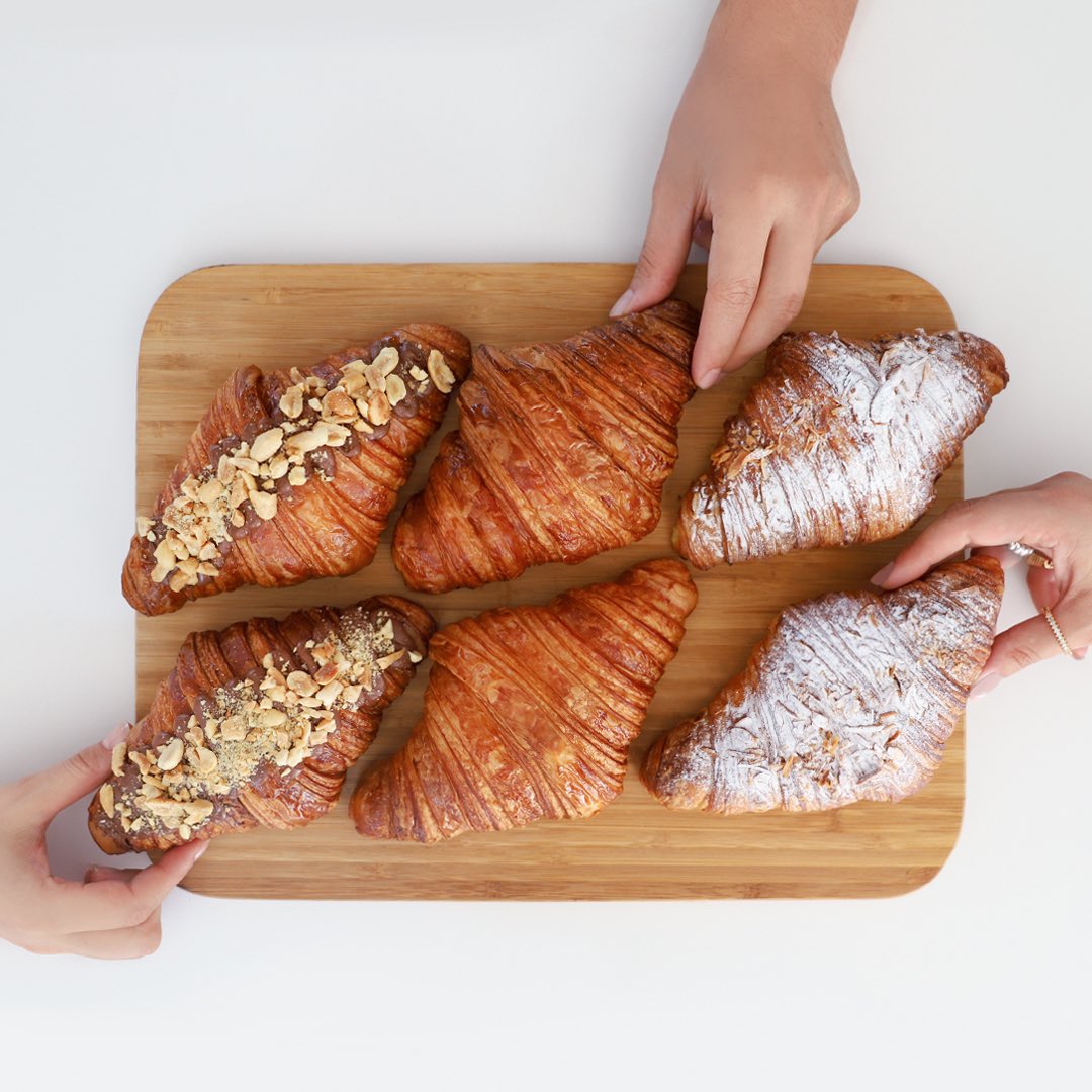thesuddcoffee's tweet photo. The Sudd Bakery
•çikolatalı •sade •bademli
//
•chocolate •simple •almond
•
•
#thesuddbakery #croissant https://t.co/RaqELQaF3n
