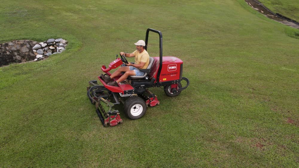 As golf course architects we appreciate those at the sharp end and this is Henry Scott who is maintaining our 9 hole golf course in Nigeria almost single-handed. If we gave out medals for greenkeeping he would top the honors list. Well done sir. #steveritsongolfarchitect
