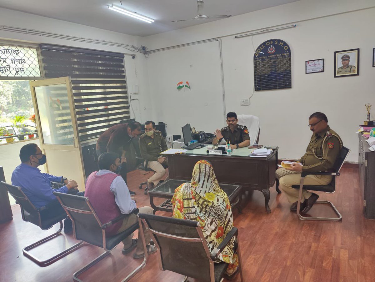 ACP_Nirav's tweet photo. “सुनवाई से समाधान” 

We are for you, Today &amp; Always.  

#JanSunwai for speedy redressal of Public Grievances at PS Madhu Vihar. 

@JointCP_ER @DCPEastDelhi @DelhiPolice https://t.co/aPG25ysvm2