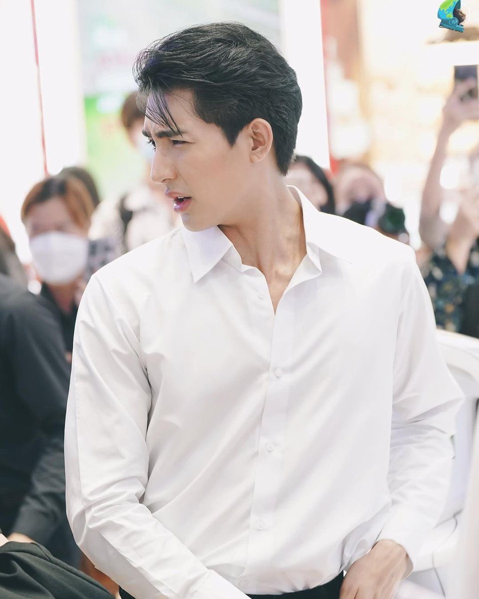 EarthOfficialFC's tweet photo. เหนื่อยไหมคะ แบกความหล่อไว้ขนาดนี้ หล่อไม่หยุดจริงๆ 🥰

IG : theearthe 
🖇 https://t.co/ACQdmtkPMY

#LANCOMEXEARTH
@Earth_Pirapat #EarthPirapat #ชาวโลก https://t.co/VdpdMwbwGN