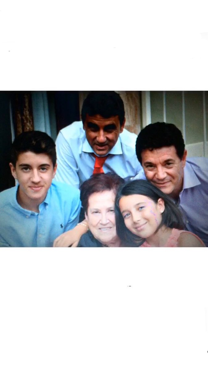 lauuramasegosa's tweet photo. Déjanos disfrutar de ti muchísimos años más..una eternidad. Eres un ejemplo a seguir. Gracias por todo. Te queremos y te echamos demnos 🎂❤️ @PEPEMASEGOSA https://t.co/QeFCZShBPZ