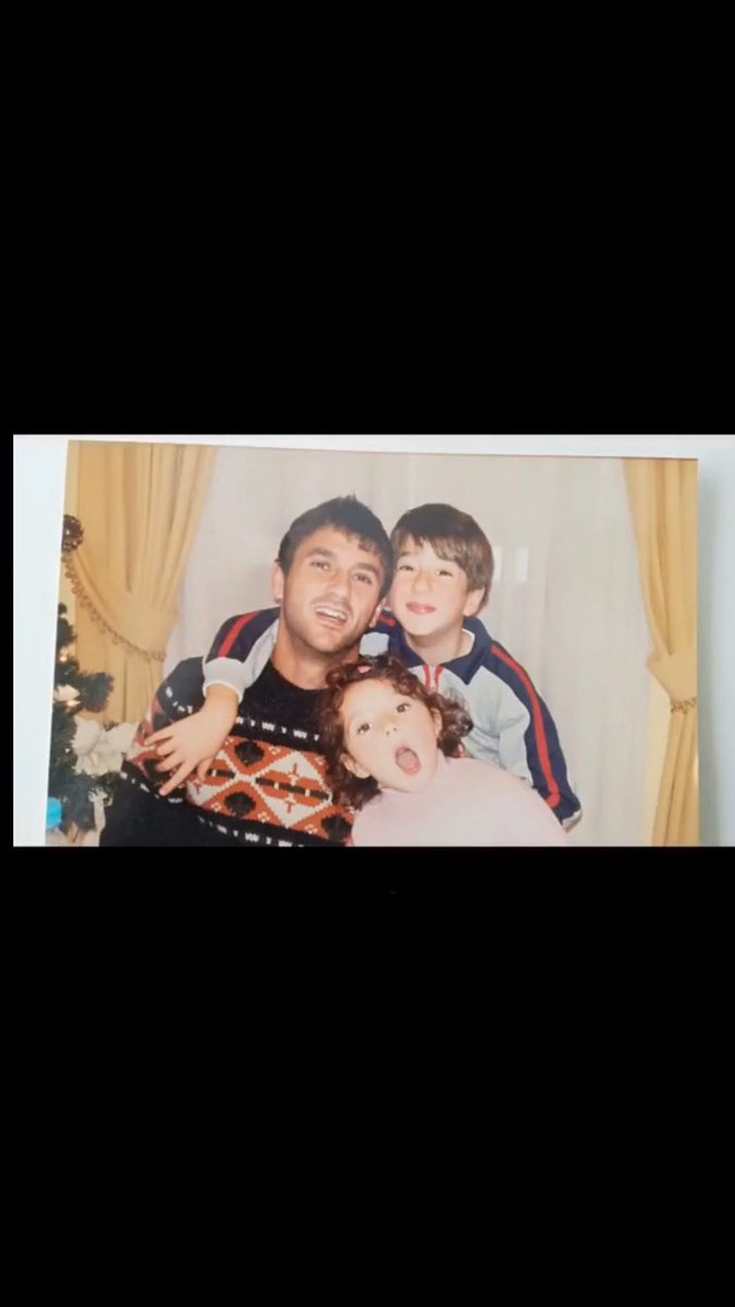lauuramasegosa's tweet photo. Déjanos disfrutar de ti muchísimos años más..una eternidad. Eres un ejemplo a seguir. Gracias por todo. Te queremos y te echamos demnos 🎂❤️ @PEPEMASEGOSA https://t.co/QeFCZShBPZ