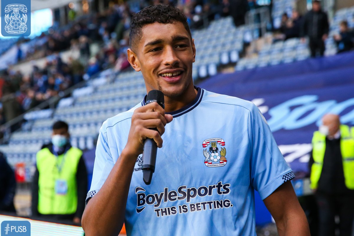 Coventry_City's tweet photo. 🥊 Good luck to Coventry boxer and Sky Blues fan @RiverOmari94 ahead of his English Middleweight title fight tonight! #PUSB https://t.co/W8Df9WBmc4