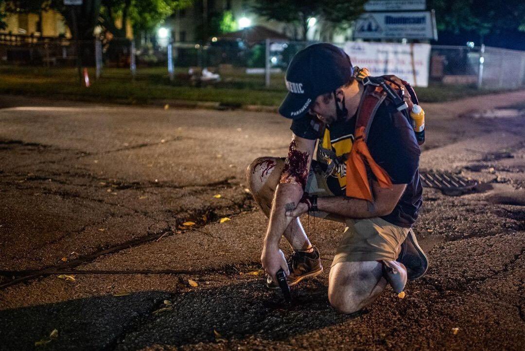 spaceandglory's tweet photo. @Jeanell04194371 @pjtherealist @TheDailyShow The last guy was in fact shot in his arm, his shooting arm. So your statement that if he had intentions to shoot after being shot he could have is false, clearly he was unable to with his normal firing arm. https://t.co/AYEtKzU6Ds