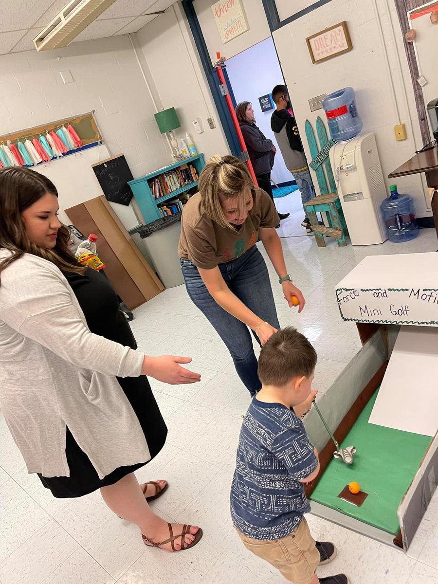 mrs_rpaul's tweet photo. Excellent turnout Thursday for our Haynes Family Engagement Night! Grateful for all who helped make it a huge success!💚 @WFISDschools @haynesnwa #iamwfisd @TristanBrowne #beepbeep #growingHaynes https://t.co/QnNIINppRT