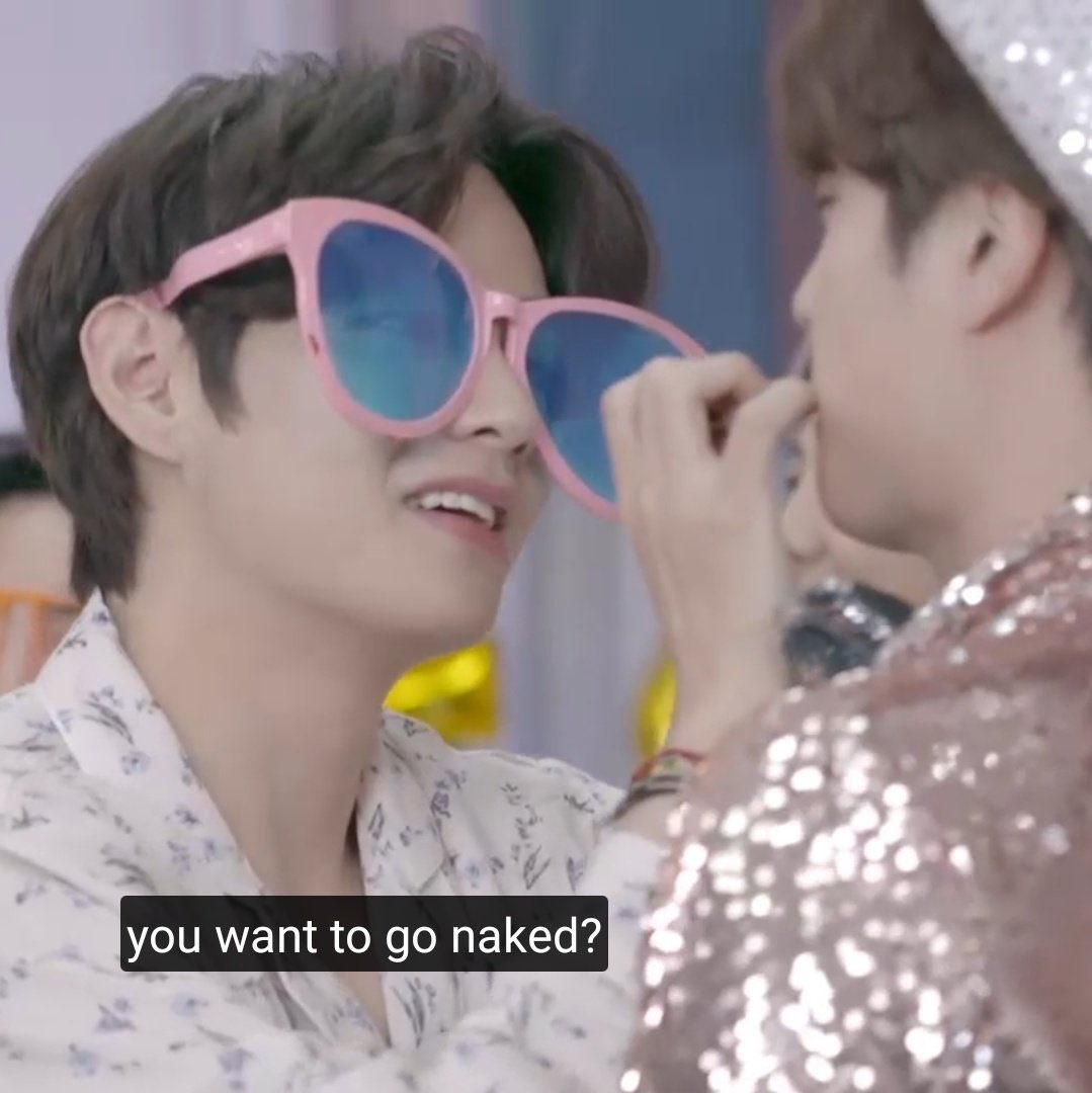 bonobonoya_03's tweet photo. BTS moments that doesn't feel real pt. 2 : A thread https://t.co/P6GDqJSs5q