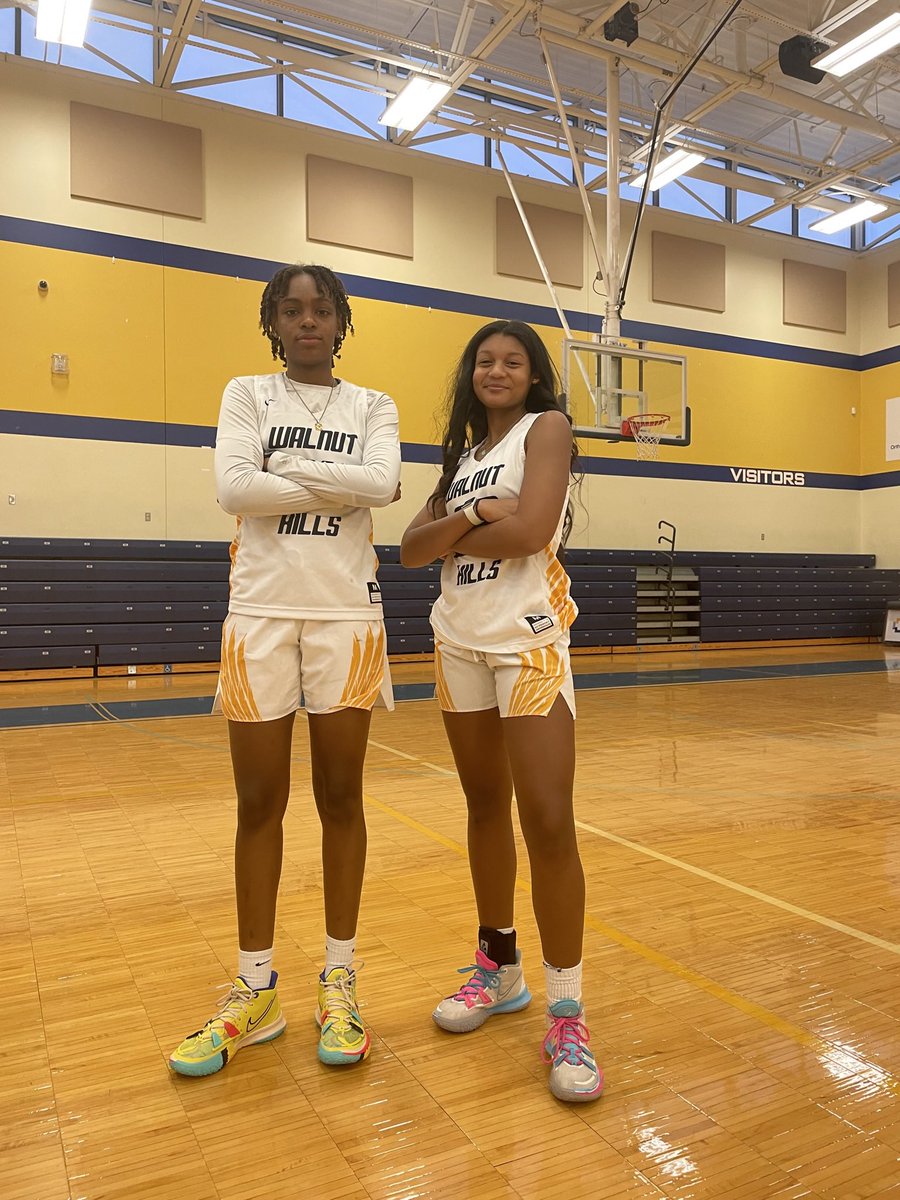 CyleeLeggett's tweet photo. Y'all my family fr!!💙💛 @walnutathletics @Coachlazar https://t.co/TFoG6u6hIE