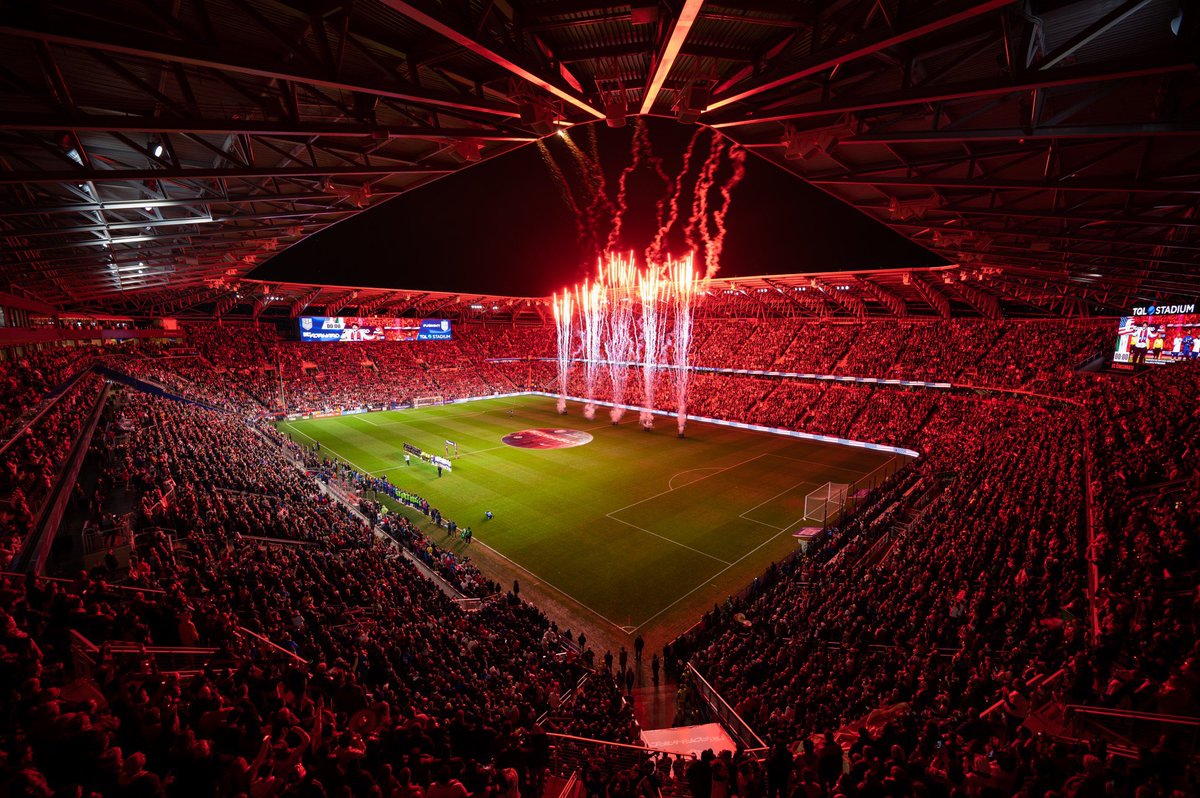 What a night in Cincy for <a href="/USMNT/">U.S. Soccer Men's National Team</a> and all <a href="/fccincinnati/">FC Cincinnati</a> fans. <a href="/TQLStadium/">TQL Stadium</a> was in all 🇺🇸 glory. @brendanhunting thanks for joining the chaos.