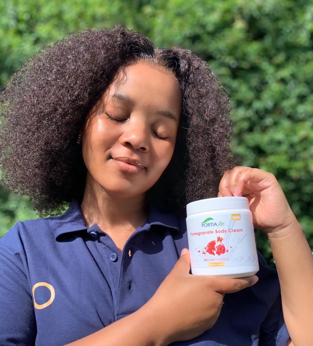 PortiaM_Skin's tweet photo. Obsessed 😍❤️🥺 with this body cream.. I even use it on my face aswell @portiam_skin 💛🥰
@portiam_skin You always understand the Assignment yeyi!!!😍
#Portiam
#portiamskincare
#10yearsofportiam
Image credit📸: noxx_zondi - Instagram https://t.co/NpEY3F28ZF