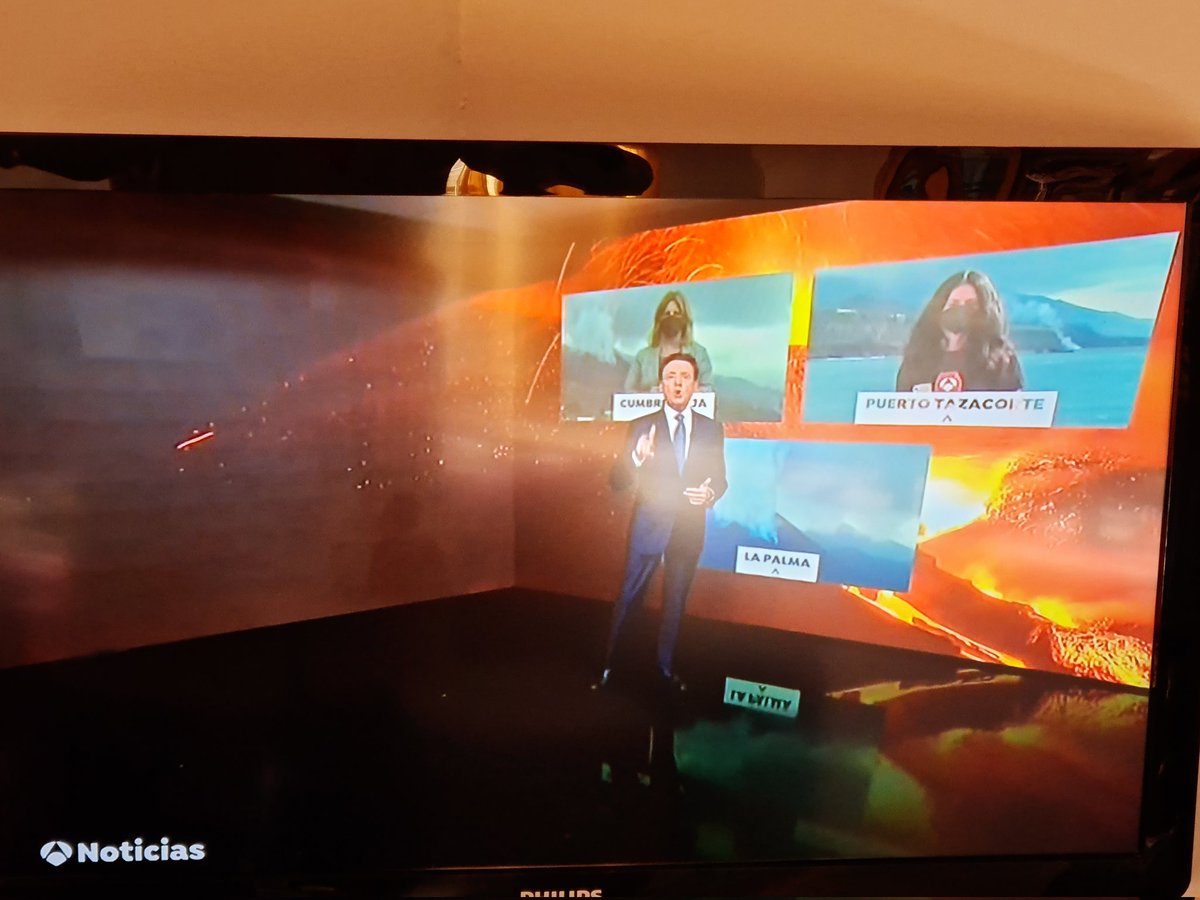 A <a href="/A3Noticias/">Antena 3 Noticias</a> de <a href="/MonicaCarrillo/">Mónica Carrillo</a> y #MatíasPrats se les ha ido hoy la pinza. Hablando del primer fallecido del #VolcanLaPalma con la banda sonora del #juegodelcalamar de #Netflix