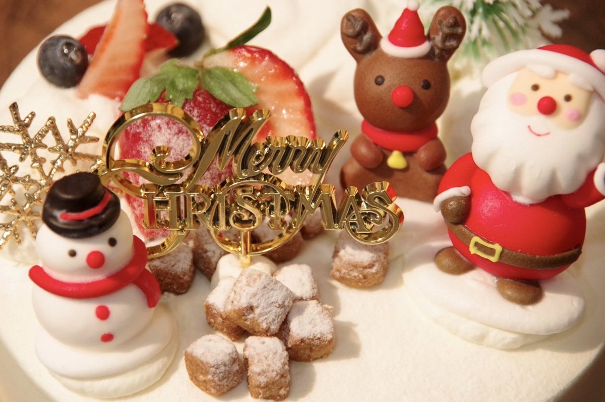 【ショートケーキ】
クリスマスケーキの王道、ショートケーキは5号(15cm)と6号(18cm)🎅🎄