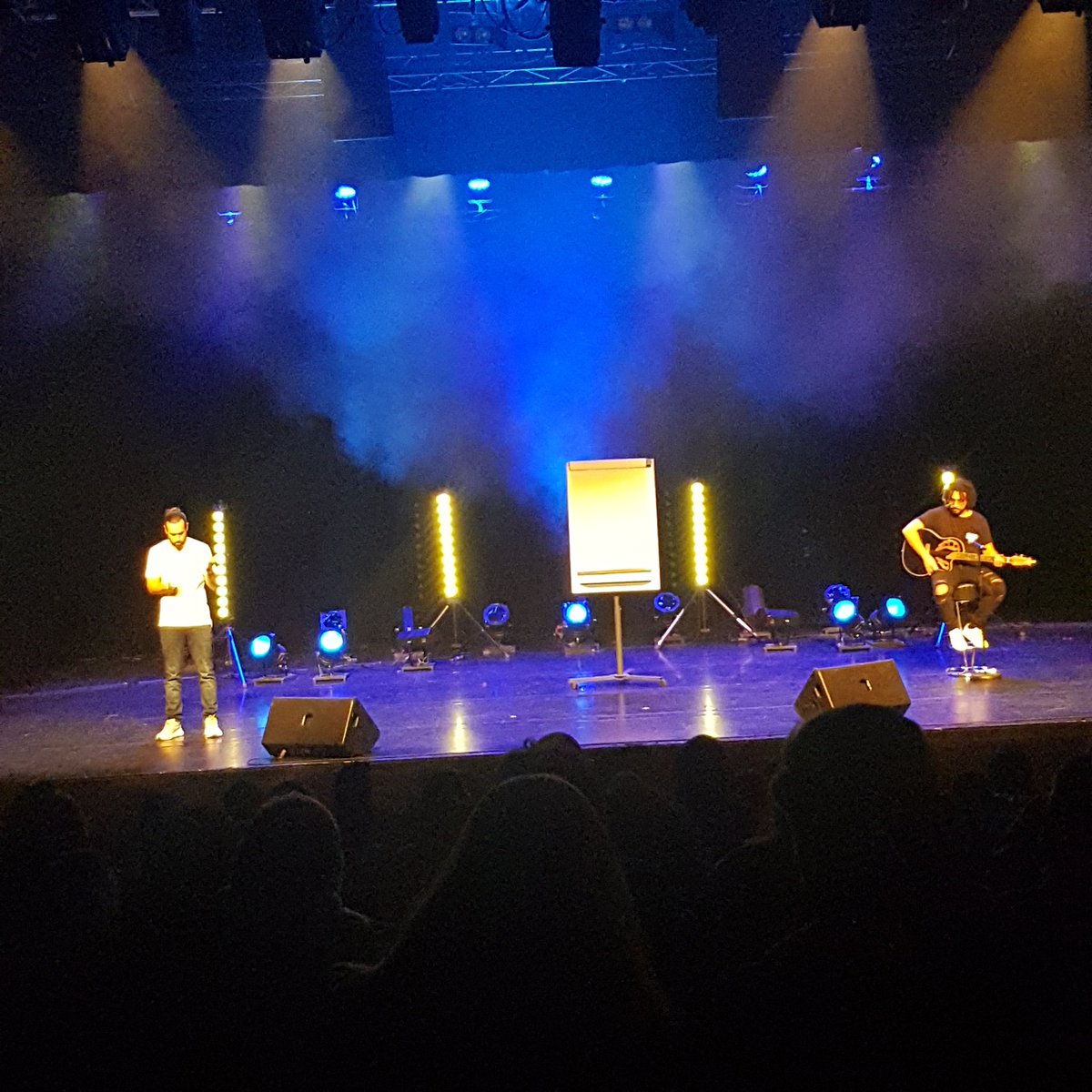 <a href="/odah_dako/">Odah & Dako</a> 
J'ai découvert ce duo d'humoristes talentueux hier soir dans ma ville @Villierslebel.
J'ai bien apprécié leur concept qui consiste à mêler  l'improvisation théâtrale et la musique. L'implication public durant tout le spectacle aussi.
Merci à notre service culturel