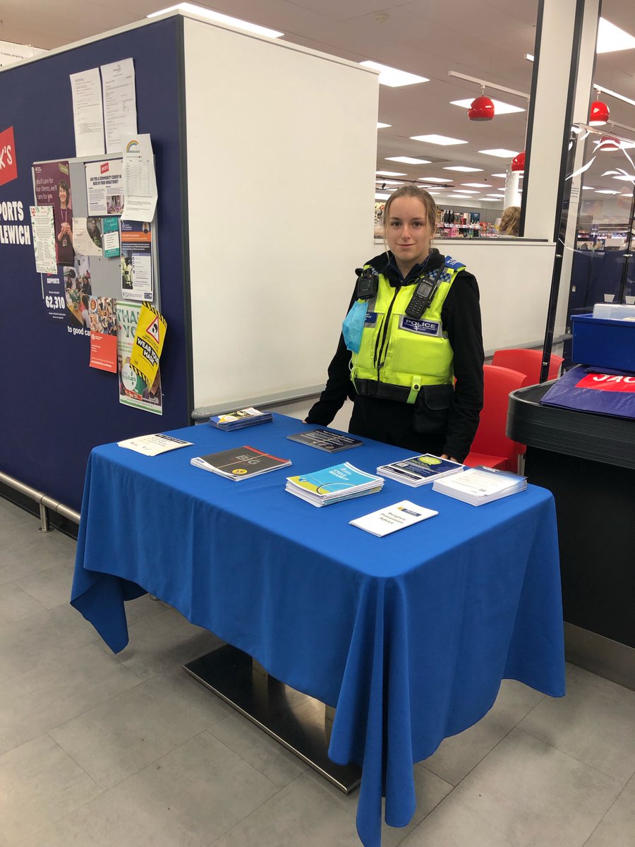 MiddlewichPol's tweet image. Good afternoon Middlewich

Sue and Lauren are at Jacks Supermarket until 3.15pm today. 

If you have any issues that you’d like to discuss please come along and speak with them. 

We look forward to seeing you 😊

#MiddlewichPolice