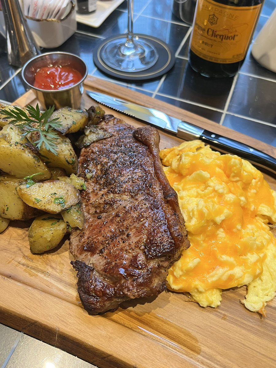 wheresmikeg's tweet photo. Steak & Eggs to start the weekend. #MealsWithMikeG https://t.co/UFpzPiTnWA