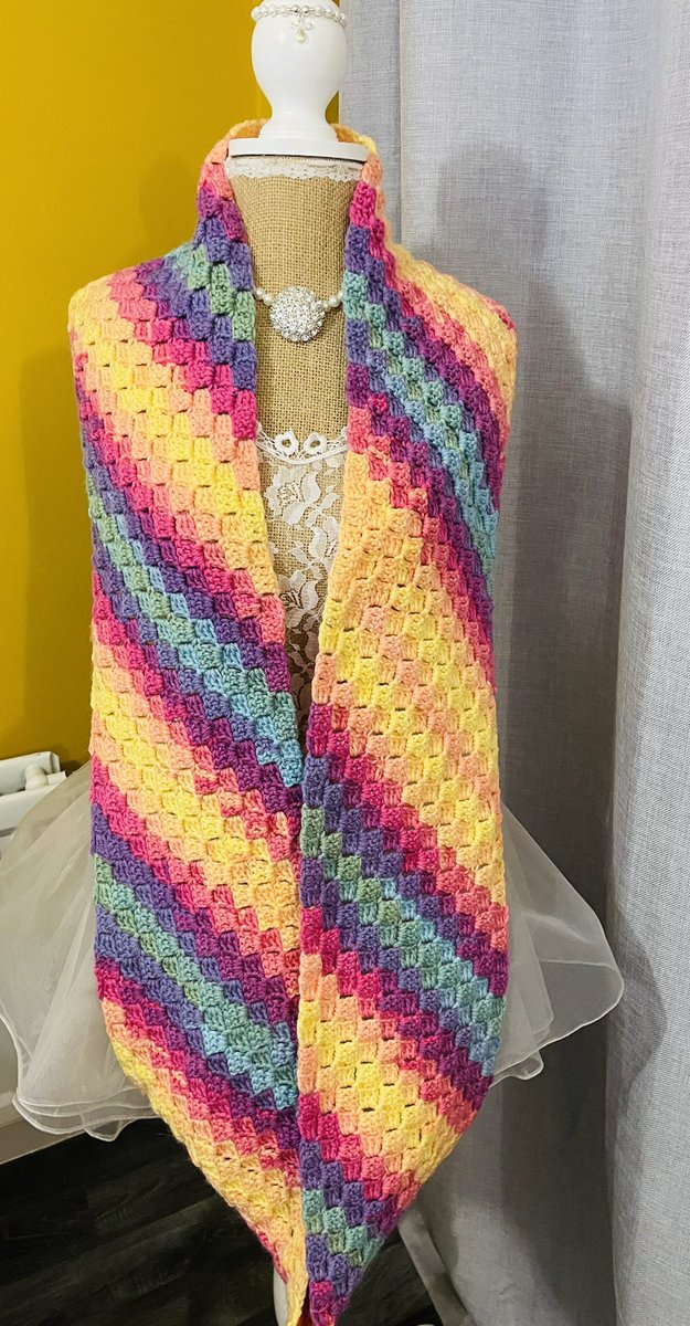 anjleroux3003's tweet photo. I absolutely love Papatya Batik yarn! It works up so beautifully ♥️ #crochet #crocheted #crochetscarf #handmade #HandmadeInUK #handmadeincheshire #handmadewithlove #papatyayarn https://t.co/xAsfv5G96v