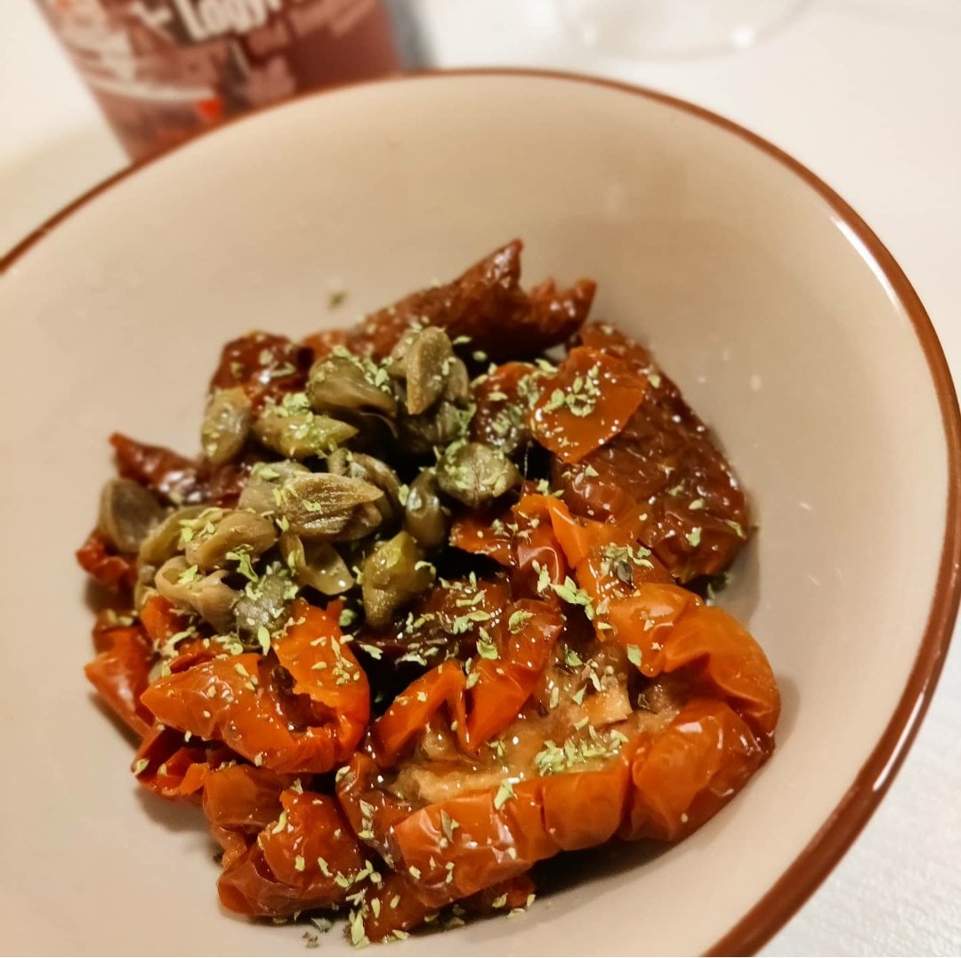 CutinoElena's tweet photo. Pomodorini Secchi di Pachino, Capperi, Origano e EVO. Tutti rigorosamente dalla Sicilia! Sicily is everywhere! #sicily #almaty #km0 #food #healthyfood #healthylife  #yummy #nourish #travelphotography #tasty #foodie #plantbased #cooking #eatinghealthy #vegetables #vegetarian https://t.co/e4nqn04Mtt